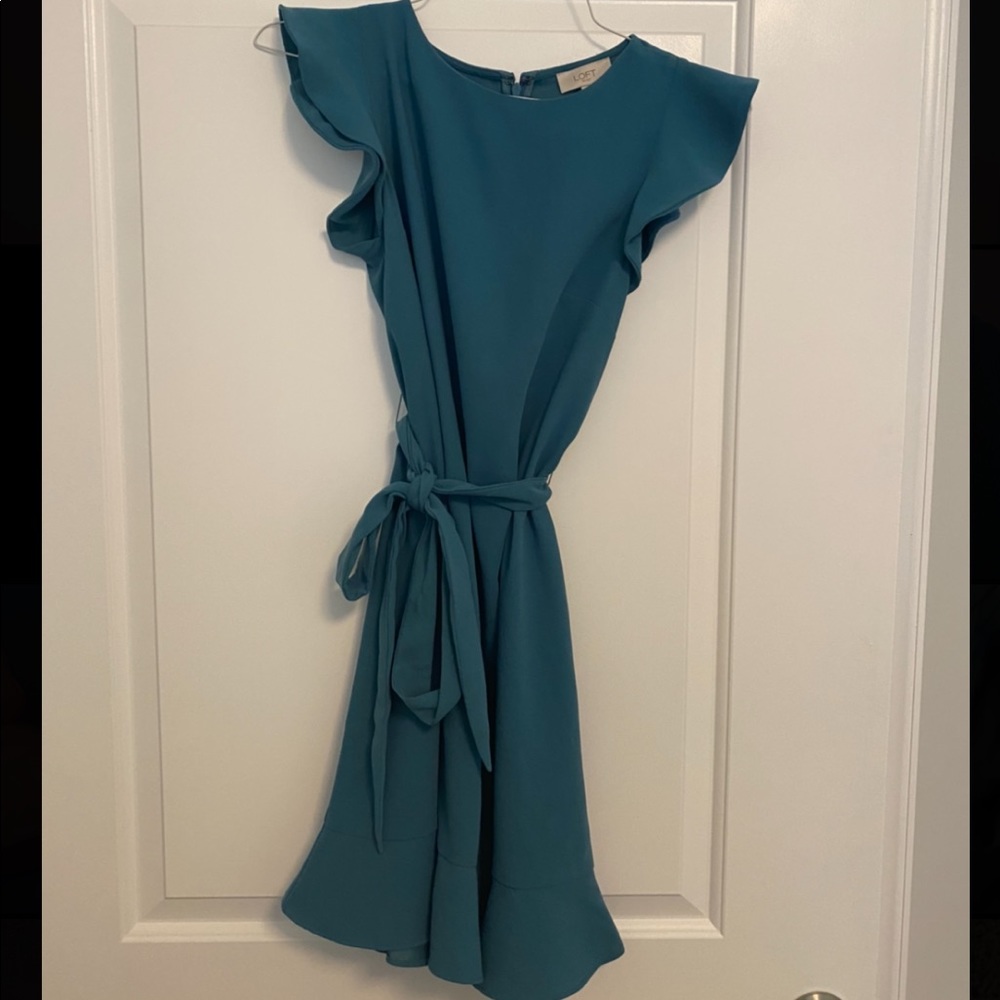 NWT💥 Flutter Sleeve Waist Tie Dress